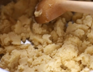 Tereyağlı Un Helvası Tarifi ve Malzemeleri